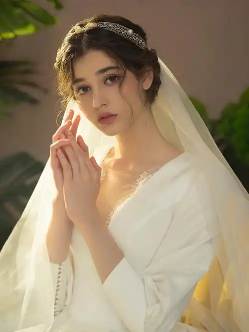 特价婚纱礼服 新娘 拖尾 公主_缎面a摆主婚纱2020新款新娘长袖森系超