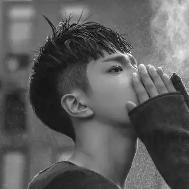 高清年轻的男微信头像成熟简单图片