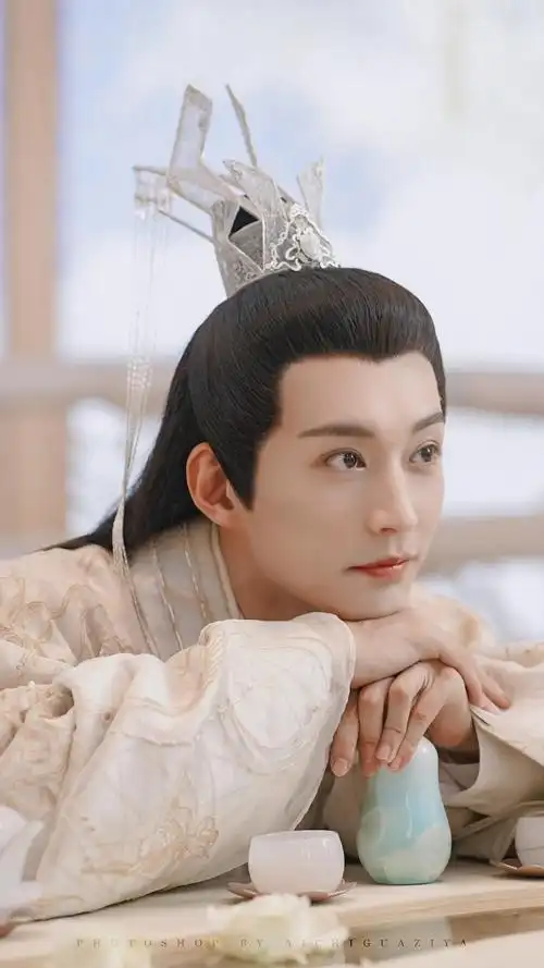 落花时节又逢君|锦绣|刘学义 cr.爱吃瓜子吖