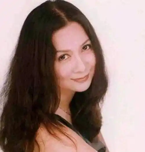 年轻的蔡明是班花看完照片后当年我们错过了什么