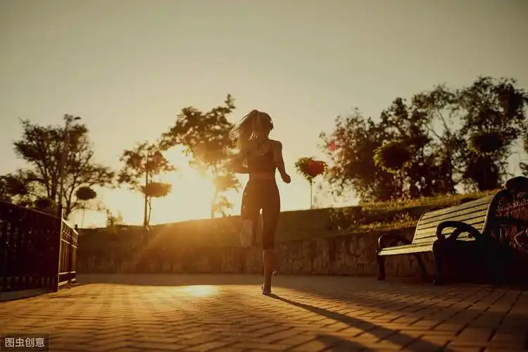 一个人跑步的心情短语(关于跑步的心情说说)