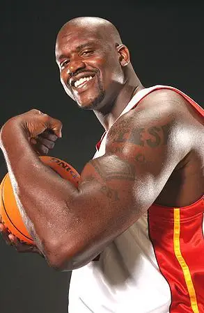 组图奥尼尔副业不含糊表演说唱当警察