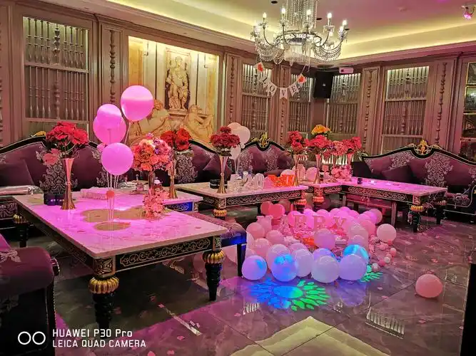 豪华的包厢加上精心的布置,您动心吗?