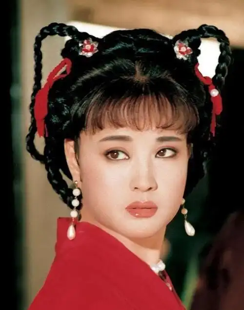 事实证明70岁还在演少女的刘晓庆已经活成了一个笑话