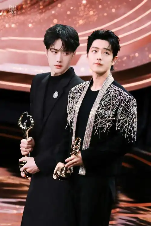 王一博肖战20230325微博之夜一周年啦  整理一个世纪婚礼和现场照合集