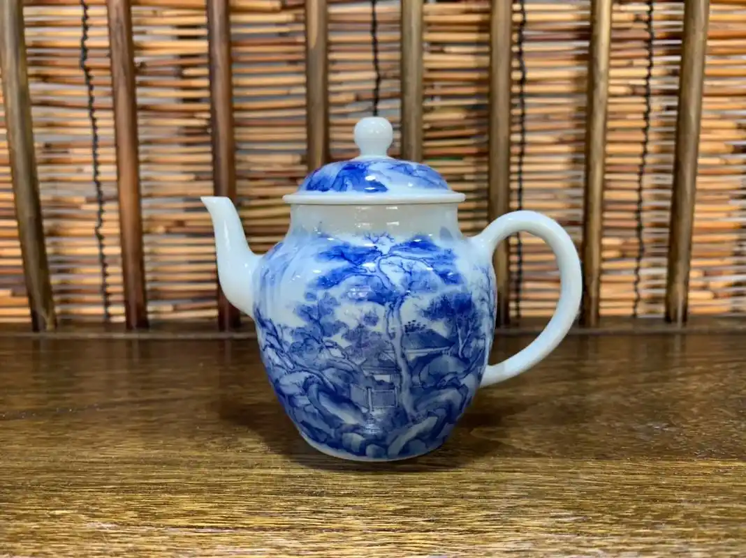 手工山水壶,容量160lm.#传统手艺 #现场实拍 #青花瓷 - 抖音