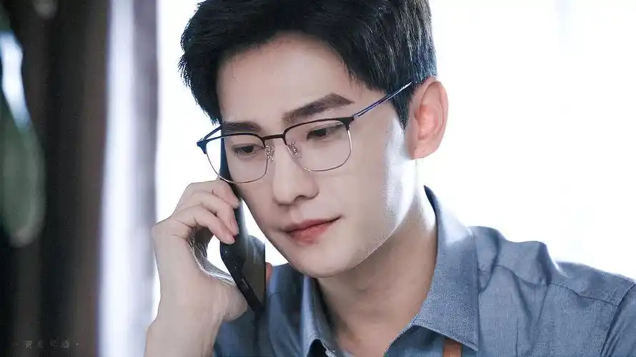 杨洋新剧爆火剧中于途同款派丽蒙眼镜连连售罄