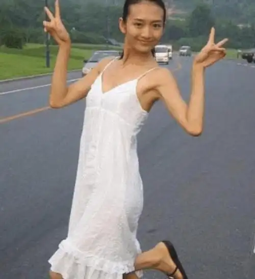 王鸥早期青涩照片曝光 看到最后的照片时 网友沸腾