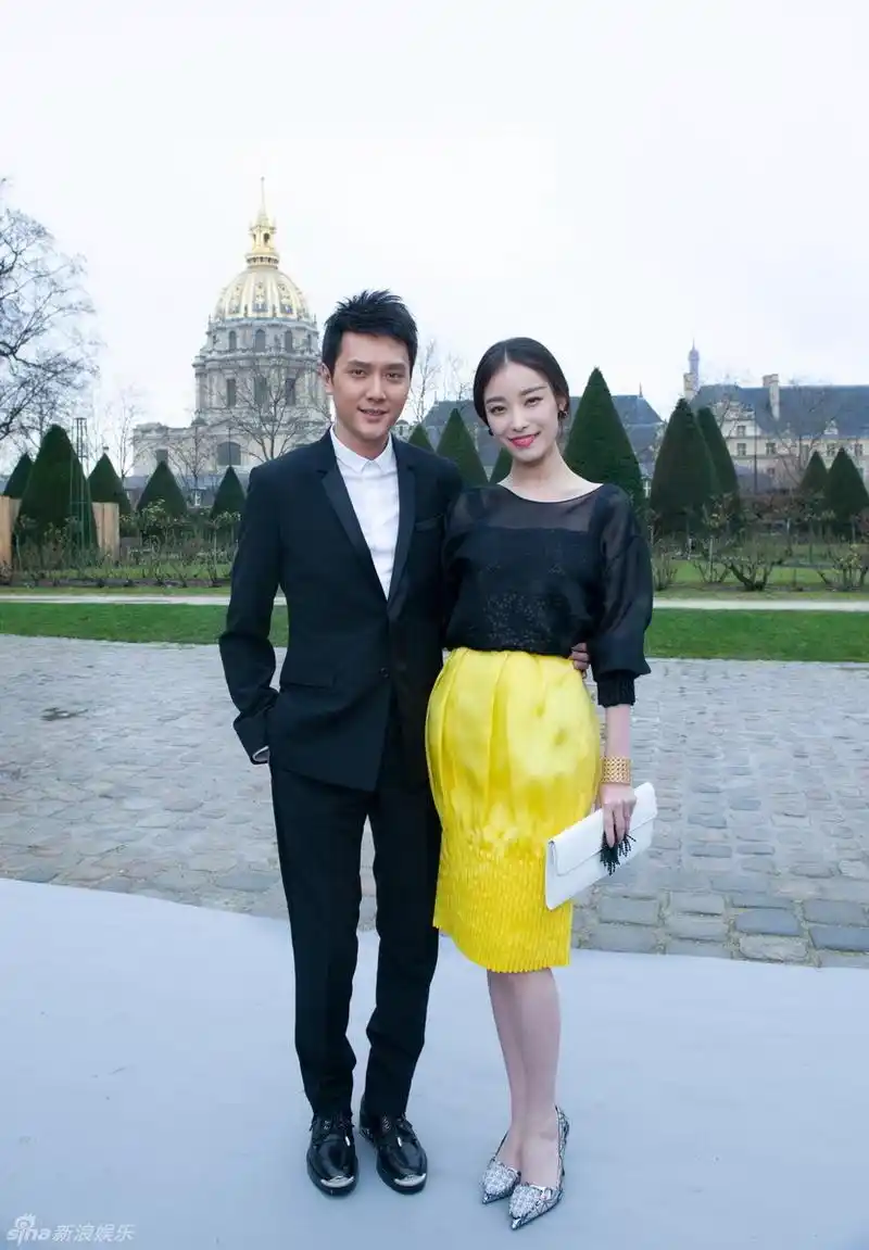 冯绍峰携女友亮相巴黎高订秀 倪妮新片2月开拍