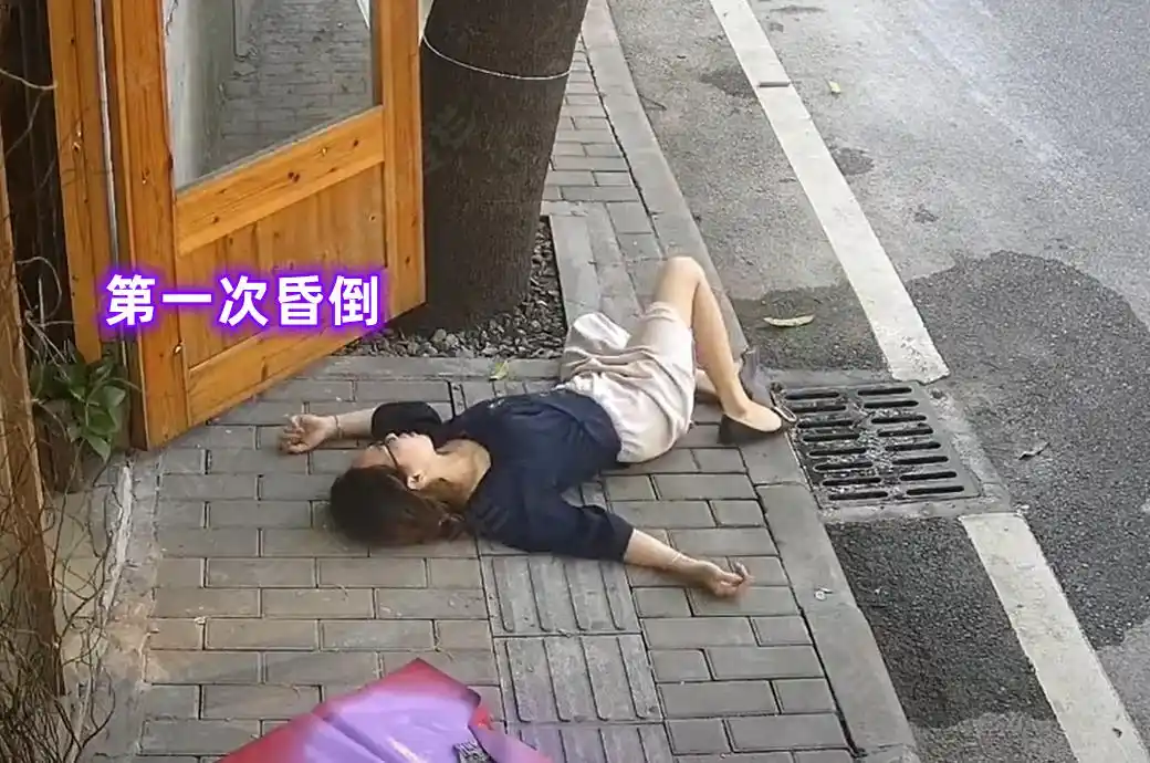 广东女子生病后坚持上班,在店门口晕倒2次仍不休息,看着好心酸