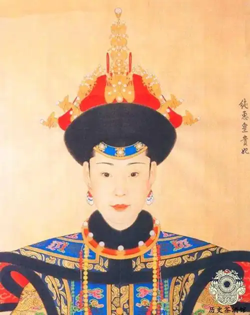 乾隆皇帝与嫔妃们的真实画像:图2是富察皇后,图4是魏璎珞原型
