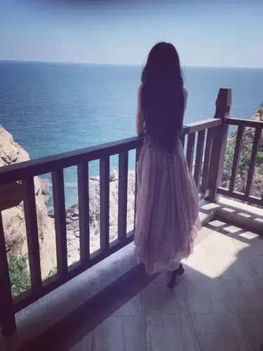 背影#我听闻你始终一个人.