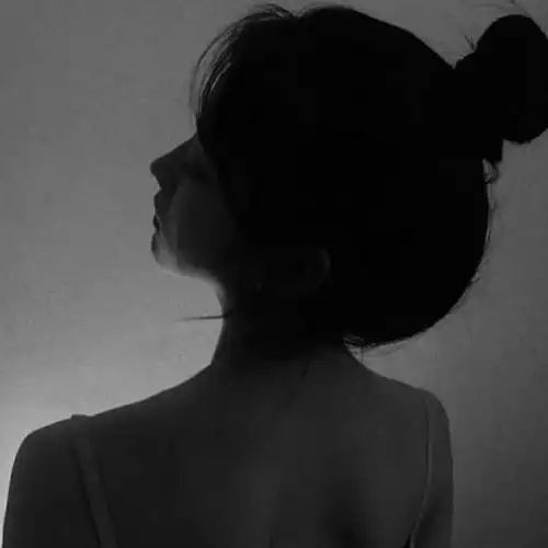 伤感头像女生孤独绝望,扎心女头伤感孤独高清头像图片_伤感女生头像