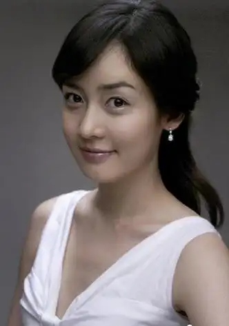 成宥利主持过程中大跳乱舞 观众:她好可爱