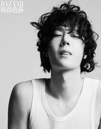 王一博时尚芭莎2024开年刊封面##王一博素颜大片