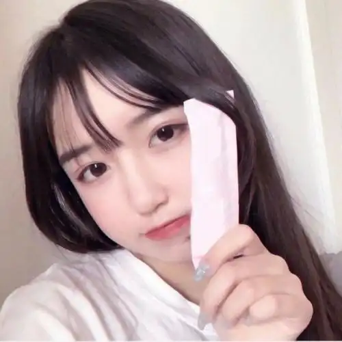 qq头像正脸女生头像