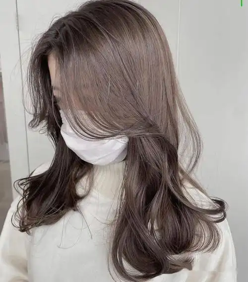 什么发色显白好看(女生染什么颜色的头发显得高级又减龄)-紫鱼翼