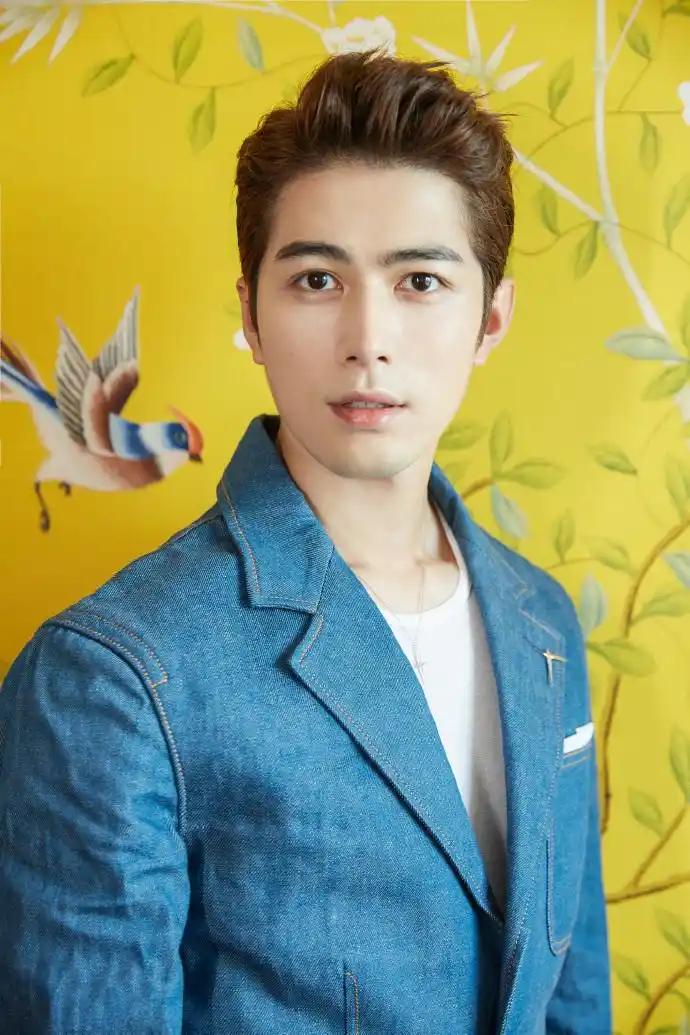 陈学冬简约小清新写真图片,明星,写真,高清,帅气,帅哥,陈学冬,大陆男