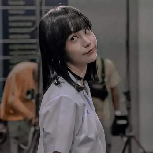 给《禁忌女孩》主演 娜诺 开一栋美图楼(会持更