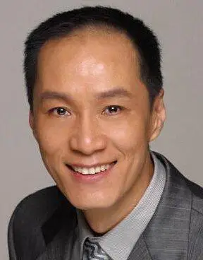 冯远征是出生于北京的内地60后影视实力派男演员,毕业于北京人民艺术