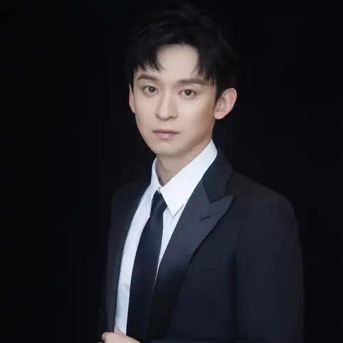 票数:61人气:915投票董子健个人资料详细资料>别名:董冬咚,性别:男