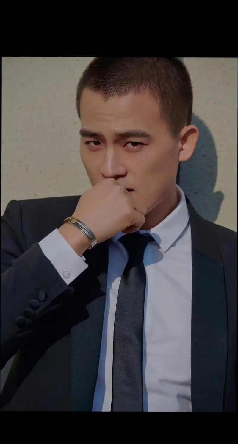 什么卷毛碎盖 寸头才是王炸#欧豪 #寸头 #西装杀 - 抖音