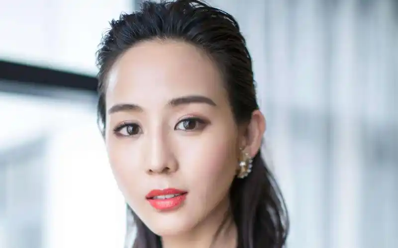 张钧甯旧照流出,单眼皮太过普通,网友:难道是人造美女