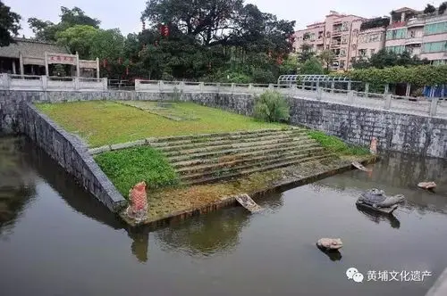清码头位于南海神庙"海不扬波"对开10米处,由于庙前珠江泥沙淤积,清末