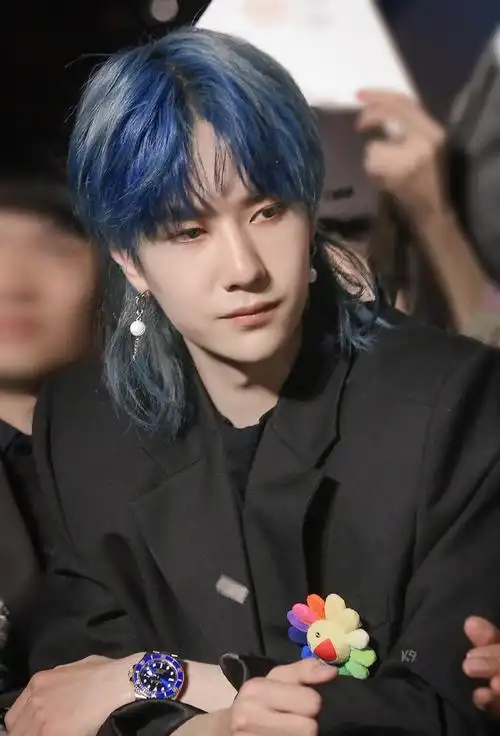 王一博梦幻风蓝白挑染造型##王一博回归街舞4##这就是街舞