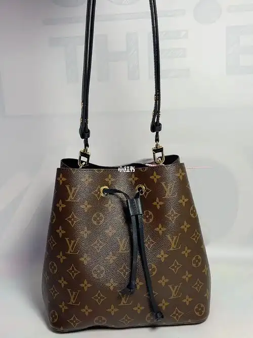 lv老花黑水桶包