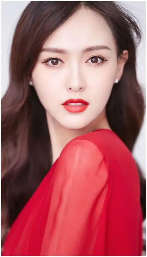 中国著名女演员,歌手唐嫣,这位明星好特别