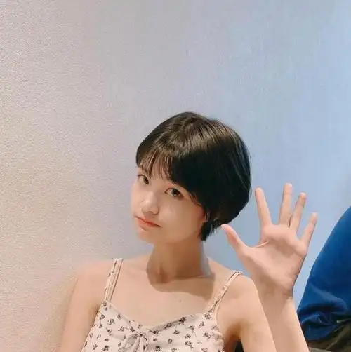 日式短发发型女图片(多款显脸小的日系短发推荐)