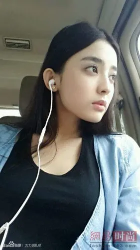 古力娜扎早期自拍又美又萌 还是胖点好(组图)