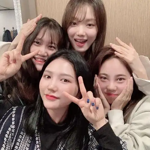 穿白大褂的李圣经只是一位平平无奇的穿搭小天才