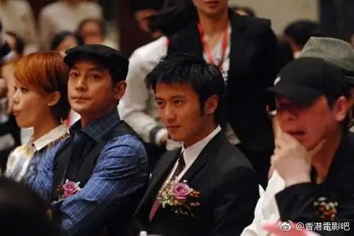 吴彦祖和谢霆锋在希腊拍了锋味啦,二十年后的合影