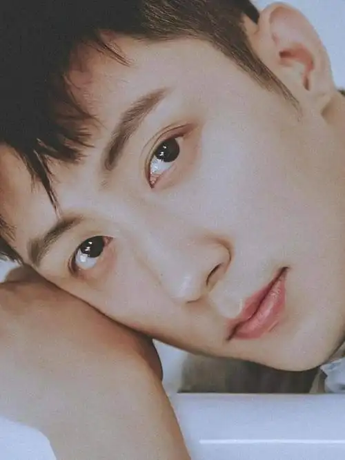 "小虎牙大男孩"黄景瑜,这个东北大男孩的追梦之旅