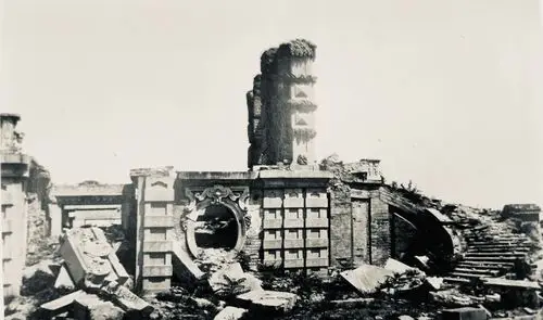 1900年代的圆明园:慈禧曾挖材料建颐和园,1900年被清军自己洗劫