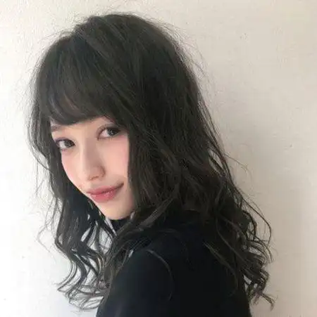 20岁左右黑发发型推荐 黑发发型怎么做洋气(3)