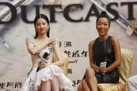 娱乐圈最尴尬的合影看到最后一张林更新实在忍不住了