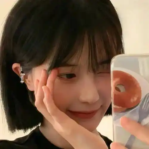 短发系可爱女生头像