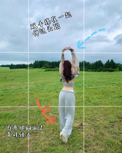 拍摄技巧:摄影师需要提前预判模特的行进轨迹和动作节奏以捕捉到最佳