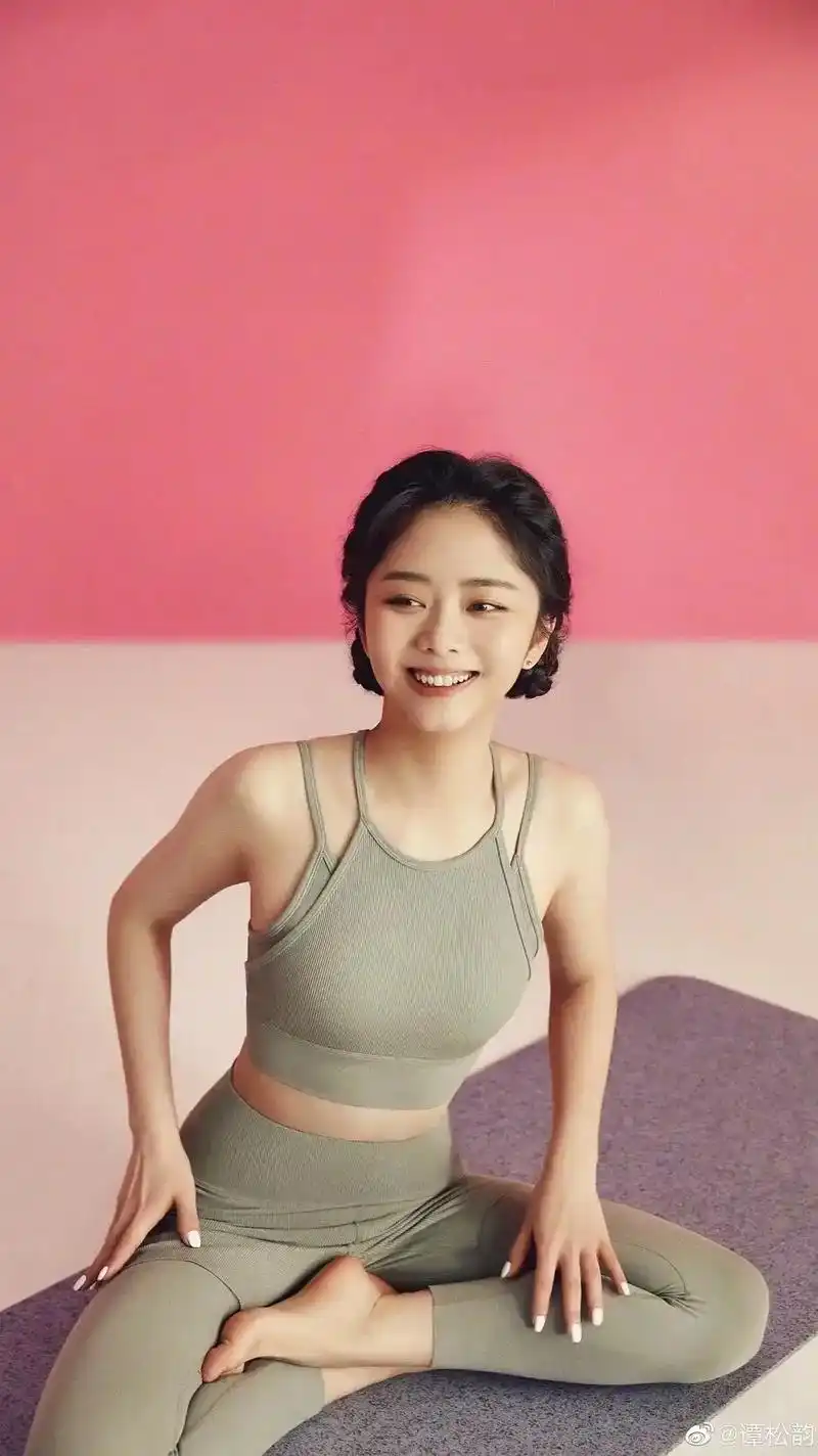 谭松韵,中国内地女演员.2001年进入四川省舞蹈学校学习古典 - 抖音