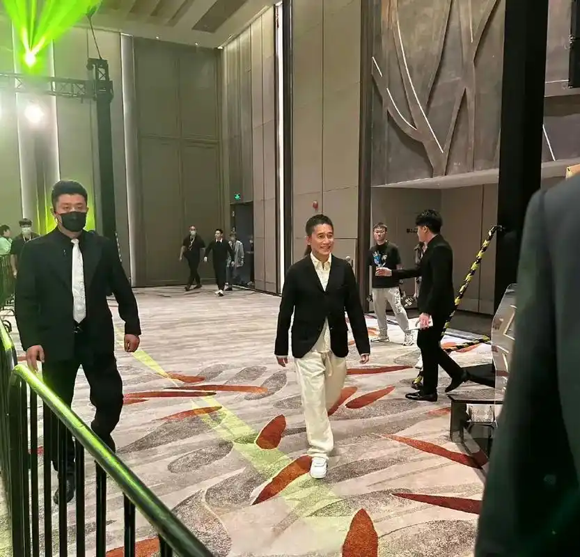 看梁朝伟的生图,身高应该没有170吧[捂脸].