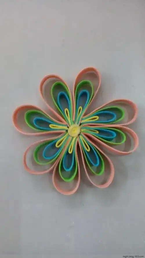 海绵纸制作花朵学生作品