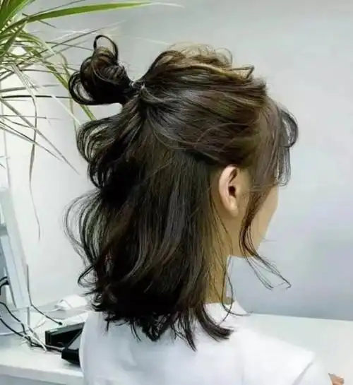 半扎丸子头发型