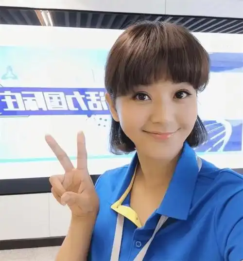 回顾方琼嫁大8岁副台长为闪婚大丈夫生儿子活成人生赢家