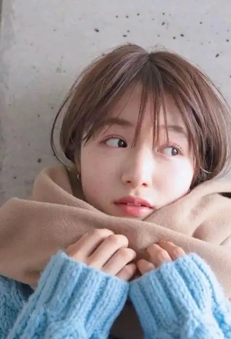 瓜子脸女生适合的发型 女学生剪出的短发大全