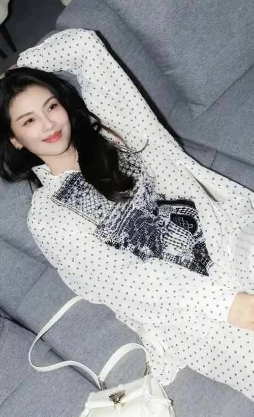 吴昕郑凯隐婚?陈牧驰前妻?刘涛不直播?唐嫣新剧?