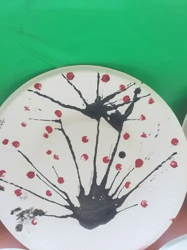 纸盘梅花,很漂亮!