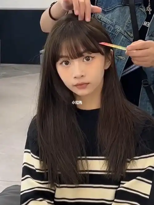 圆脸一定要尝试的减龄法式刘海